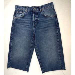 We The Free Shorts Women's 26" Medium Wash Cut Off Long Bermuda Shorts Raw Hem